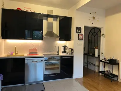 Cuisine ou kitchenette dans l'établissement Terrasse Zen - Confort Nature & Accessibilité - 4 personnes - Parking gratuit - 20 min de Paris