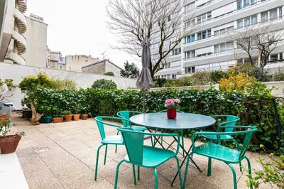Jardin de l'établissement GuestReady - Séjour au calme à Belleville