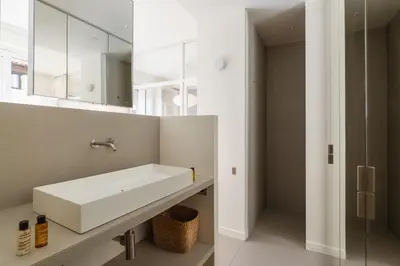 Salle de bains dans l'établissement Veeve - Alabaster Bright