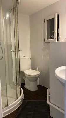 Salle de bains dans l'établissement Marais joli deux pièces