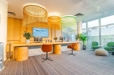 Télévision ou salle de divertissement dans l'établissement Ecla Paris Villejuif