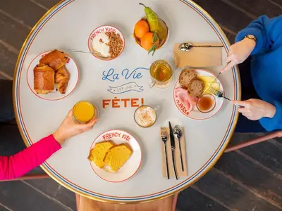 Nourriture dans l'hôtel ou à proximité