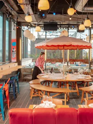 Restaurant ou autre lieu de restauration dans l'établissement Eklo Hotels Paris Porte de Versailles