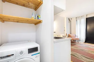 Cuisine ou kitchenette dans l'établissement Quiet apartment with terrace&AC-Le Marais/Bastille