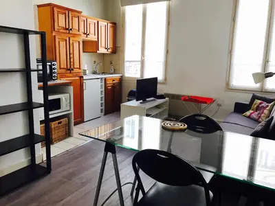 Cuisine ou kitchenette dans l'établissement Studio Oberkampf