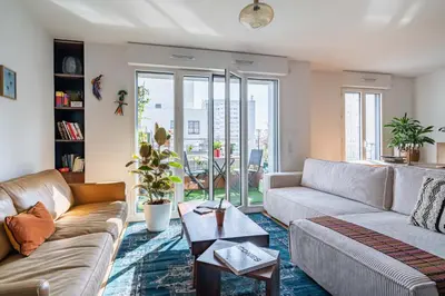 Coin salon dans l'établissement Stunning apartment with balcony to visit Paris