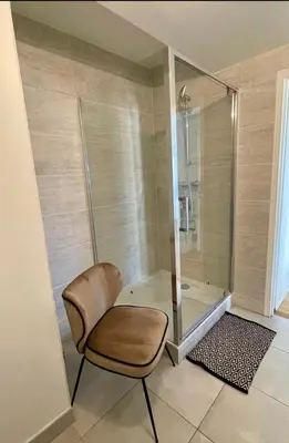 Salle de bains dans l'établissement Stunning apartment with balcony to visit Paris