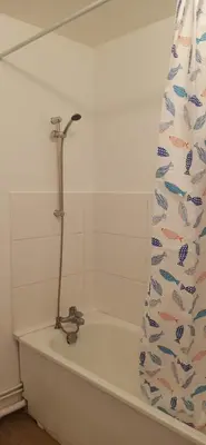 Salle de bains dans l'établissement Cosy 2 BR, La Défense, 5 min walk metro+parking