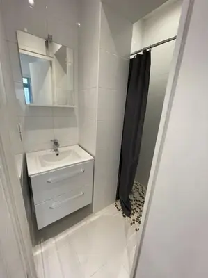 Salle de bains dans l'établissement Appart à deux pas de paris expo