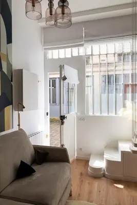 Coin salon dans l'établissement ParisConciergerie - Design studio in Paris