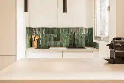 Cuisine ou kitchenette dans l'établissement Luxurious 3 min walk from Eiffel Tower