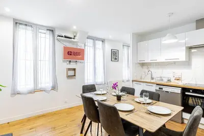 Cuisine ou kitchenette dans l'établissement GuestReady - Fantastic stay near Musée du Louvre