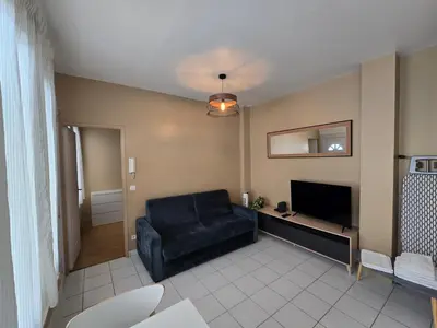 Télévision ou salle de divertissement dans l'établissement Appartement spacieux 28m2 avec chambre séparée