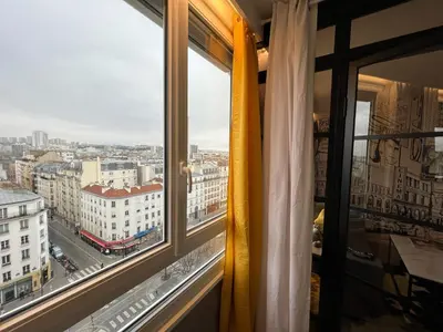 Vue générale sur Paris ou vue de la ville depuis l'appartement