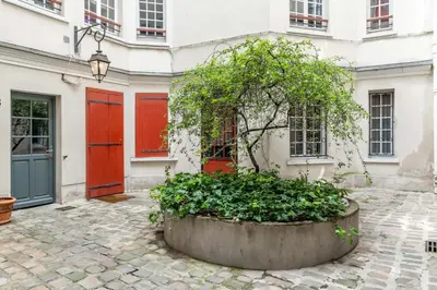 Jardin de l'établissement Lavie Maison little Flat Le Marais