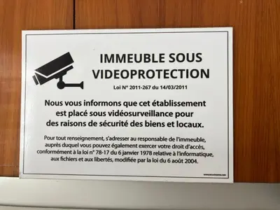 Certificat, récompense, panneau ou autre document affiché dans l'établissement Paris 42m Studio plus terrace