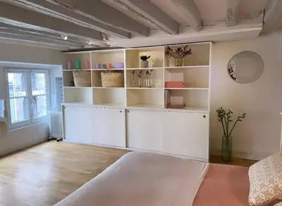 Coin salon dans l'établissement Beau studio Gare de Lyon