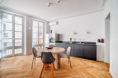Cuisine ou kitchenette dans l'établissement Luxury Living à Montorgueil