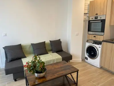 Cuisine ou kitchenette dans l'établissement Paris Maurice Nordmann superbe 2 pièces