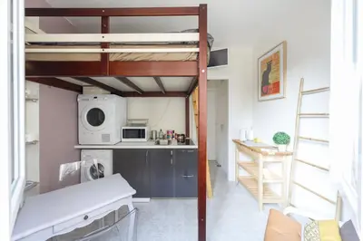 Cuisine ou kitchenette dans l'établissement Sacré Petit Studio in the Coeur of Montmartre