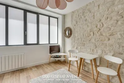 Coin salon dans l'établissement Cœur du 18eme