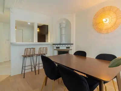 Plan de l'établissement Appartement d'architecte au cœur de Paris 9