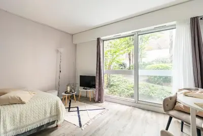 Télévision ou salle de divertissement dans l'établissement Studio Cosy Paris centre alesia