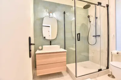 Salle de bains dans l'établissement Cosy apartment - 1BR-3P - Rue du Bac