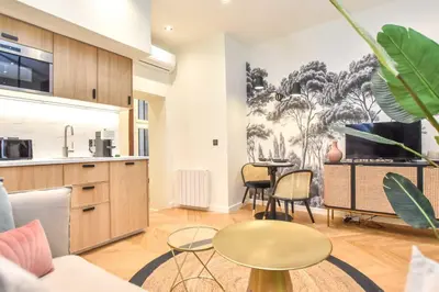Cuisine ou kitchenette dans l'établissement Cosy apartment - 1BR-3P - Rue du Bac