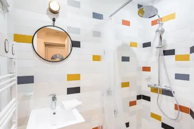Salle de bains dans l'établissement Lavie Maison Chic Stay AC Parking