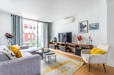 Télévision ou salle de divertissement dans l'établissement Paris 16 - Appartement entier - Chez Penny