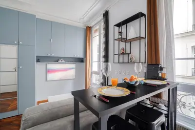 Cuisine ou kitchenette dans l'établissement Studio Rénové au Pied du Métro