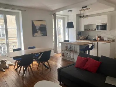 Cuisine ou kitchenette dans l'établissement Appartement 3 pièces Paris 11e