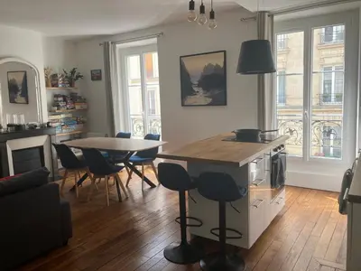 Coin salon dans l'établissement Appartement 3 pièces Paris 11e